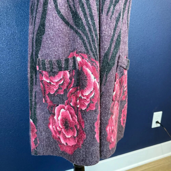 Papillon zebra print to floral print short sleeve sweater dress, size large - Picture 4 of 9